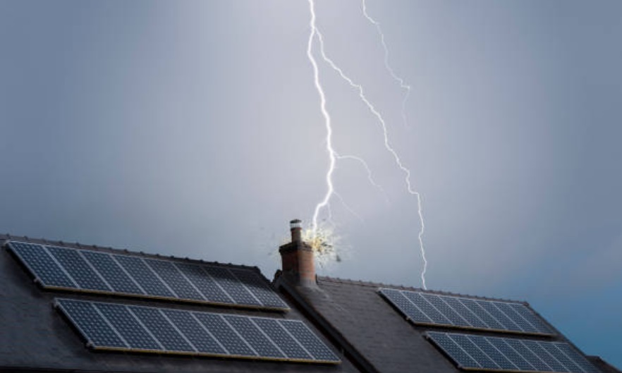Wat is de Invloed van Bliksem op Zonnepanelen en Hoe Kun je Ze Beschermen?